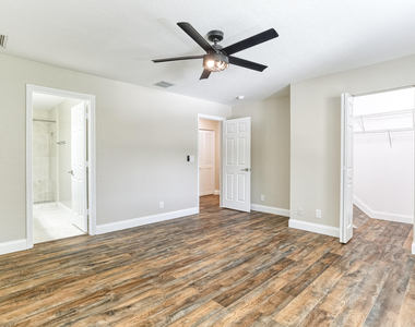 316 Se Bloxham Way - Photo Thumbnail 14