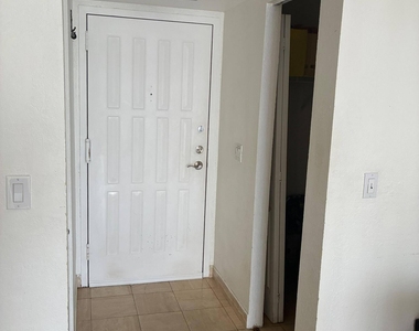 400 Leslie Drive - Photo Thumbnail 11