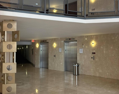 400 Leslie Drive - Photo Thumbnail 7