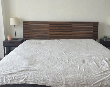 400 Leslie Drive - Photo Thumbnail 18