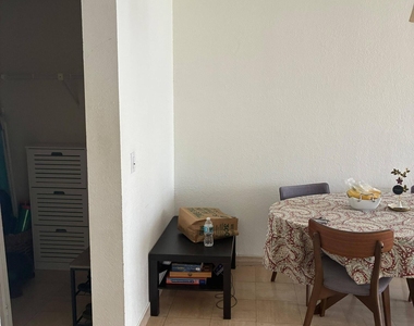 400 Leslie Drive - Photo Thumbnail 14