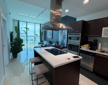 7930 East Drive - Photo Thumbnail 4