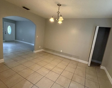1605 N 42nd Street - Photo Thumbnail 10