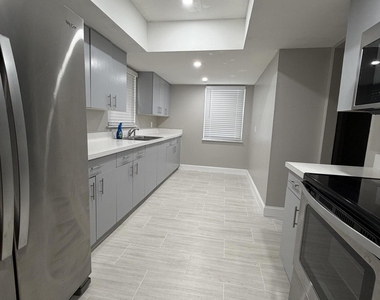 1605 N 42nd Street - Photo Thumbnail 11
