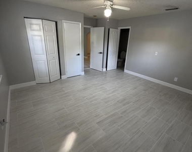 1605 N 42nd Street - Photo Thumbnail 7