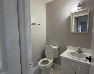 1605 N 42nd Street - Photo Thumbnail 8