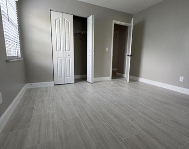 1605 N 42nd Street - Photo Thumbnail 14
