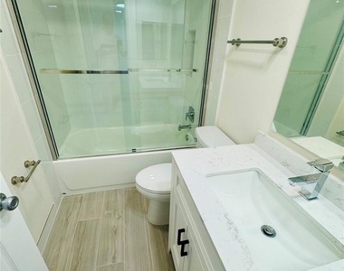 805 W Oakland Park Boulevard - Photo Thumbnail 5