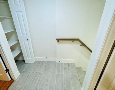805 W Oakland Park Boulevard - Photo Thumbnail 10