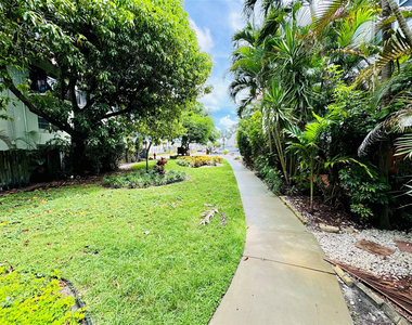 805 W Oakland Park Boulevard - Photo Thumbnail 16