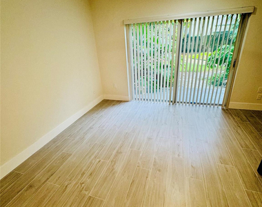 805 W Oakland Park Boulevard - Photo Thumbnail 14