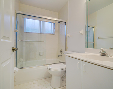 7620 Stirling Bridge Boulevard N - Photo Thumbnail 12