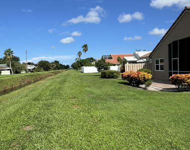 7620 Stirling Bridge Boulevard N - Photo Thumbnail 15