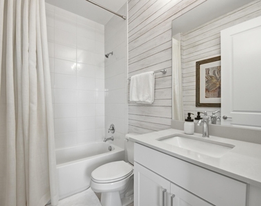 19564 Broad Shore Walk - Photo Thumbnail 27