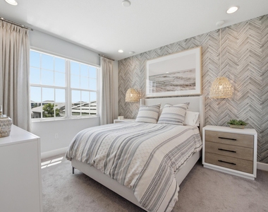 19564 Broad Shore Walk - Photo Thumbnail 14