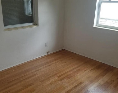 1111 N 25th Avenue - Photo Thumbnail 8