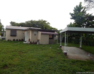 1111 N 25th Avenue - Photo Thumbnail 9