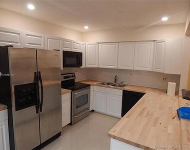 1111 N 25th Avenue - Photo Thumbnail 18