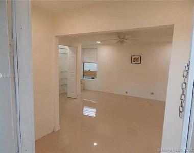 1111 N 25th Avenue - Photo Thumbnail 5