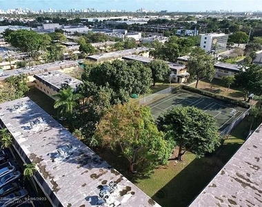 5192 Ne 6th Avenue - Photo Thumbnail 1
