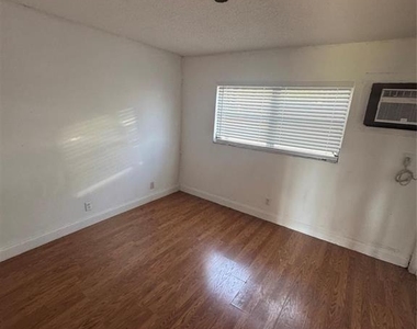 5192 Ne 6th Avenue - Photo Thumbnail 8