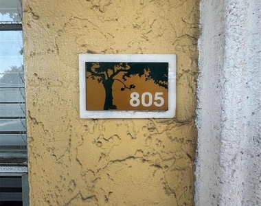 5192 Ne 6th Avenue - Photo Thumbnail 4