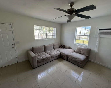 1042 Foster Road - Photo Thumbnail 6