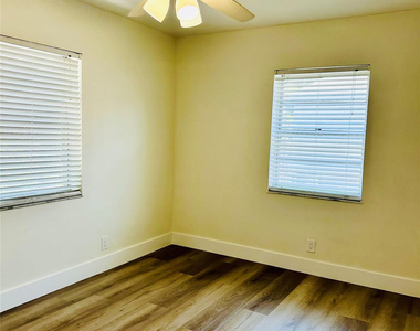 2425 Pierce Street - Photo Thumbnail 6