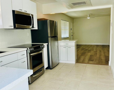 2425 Pierce Street - Photo Thumbnail 3