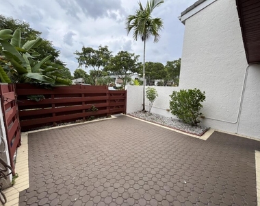 3094 Bermwood Lane - Photo Thumbnail 3