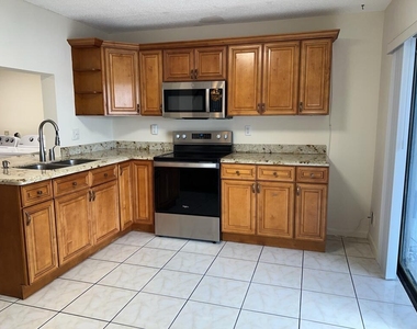 3094 Bermwood Lane - Photo Thumbnail 4