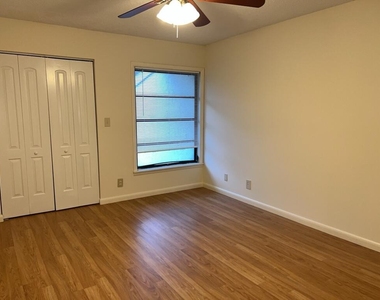 3094 Bermwood Lane - Photo Thumbnail 32