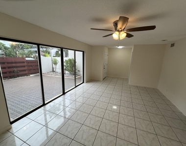 3094 Bermwood Lane - Photo Thumbnail 13