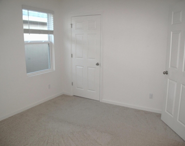 12221 Nettuno Way - Photo Thumbnail 21