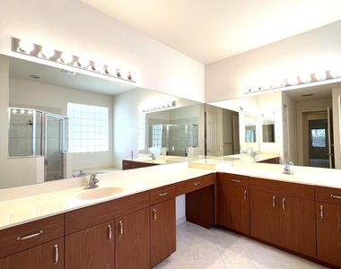 9774 Isles Cay Drive - Photo Thumbnail 29