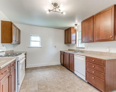 425 E Eufaula Street - Photo Thumbnail 9