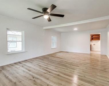 425 E Eufaula Street - Photo Thumbnail 5