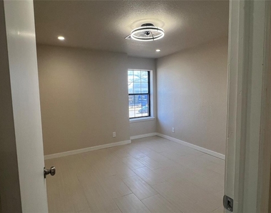 14405 N Pennsylvania Avenue - Photo Thumbnail 12