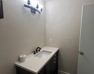 14405 N Pennsylvania Avenue - Photo Thumbnail 15