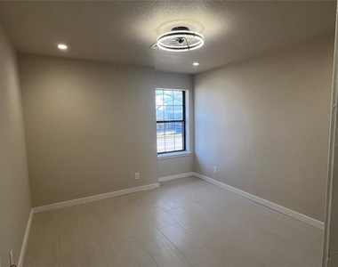 14405 N Pennsylvania Avenue - Photo Thumbnail 10
