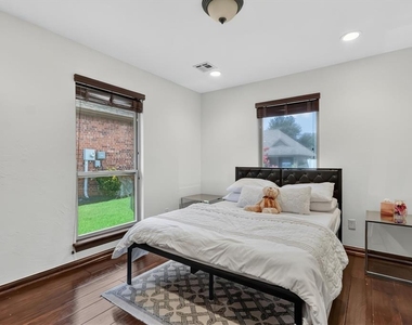 16616 Moorgate Lane - Photo Thumbnail 34