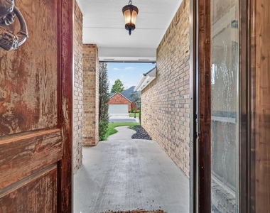 16616 Moorgate Lane - Photo Thumbnail 9