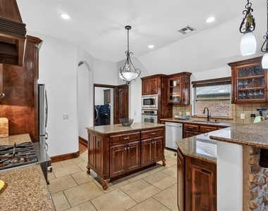16616 Moorgate Lane - Photo Thumbnail 22