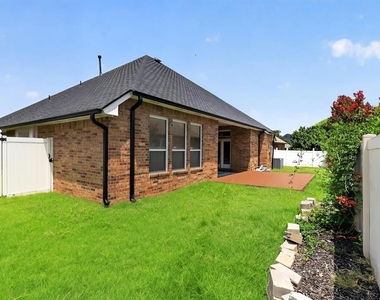 16616 Moorgate Lane - Photo Thumbnail 42