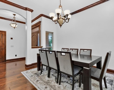 16616 Moorgate Lane - Photo Thumbnail 3