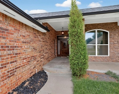 16616 Moorgate Lane - Photo Thumbnail 8