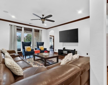 16616 Moorgate Lane - Photo Thumbnail 12