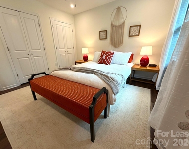 902 Creekside Drive - Photo Thumbnail 20