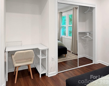 902 Creekside Drive - Photo Thumbnail 17