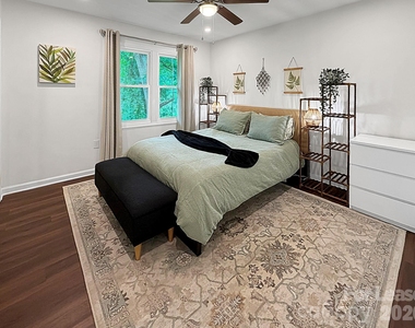 902 Creekside Drive - Photo Thumbnail 15